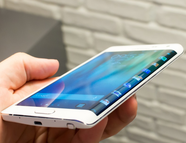 The Special Display Of Samsung Galaxy Note Edge: Review
