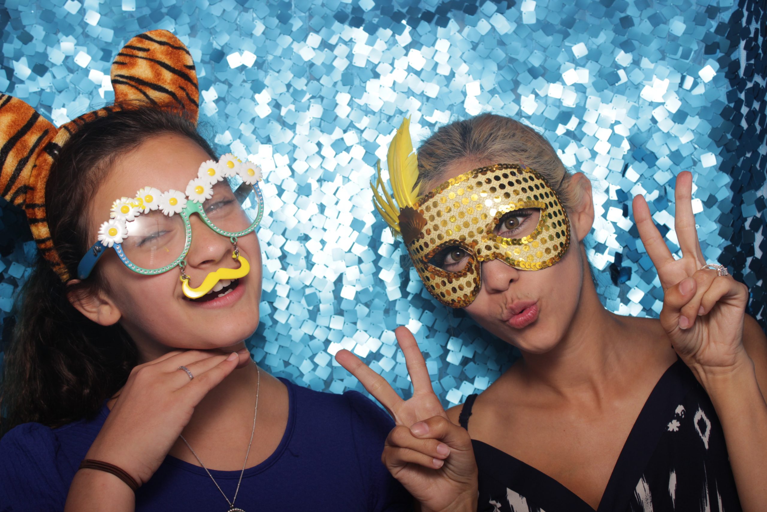 WAYS IN WHICH YOU CAN UTILIZE PHOTO BOOTH SERVICES